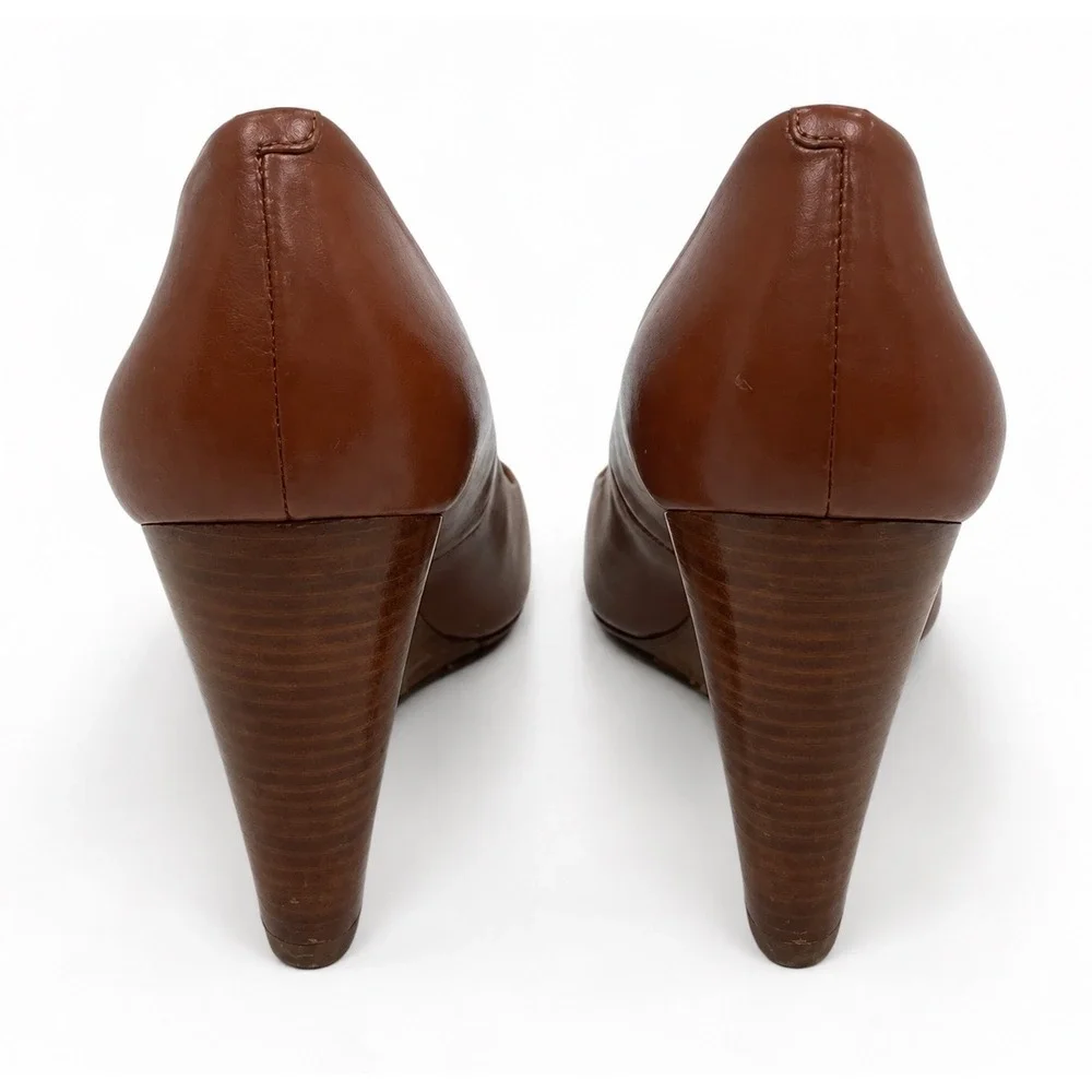 Tory Burch Sally Wedge Pumps Women 8.5M Tan Leather Good Gold Logo Heels